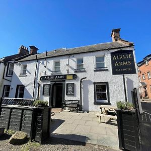 Airlie Arms Hotel